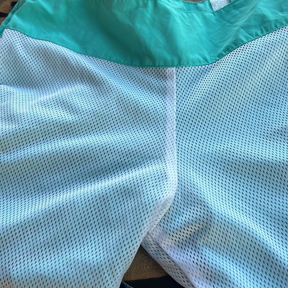 Vintage Lululemon crop pants, size 8. - Picture 16 of 16